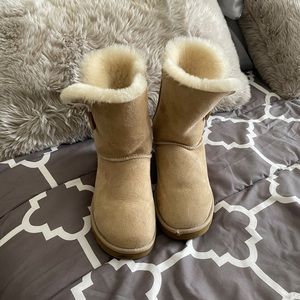 UGG size 7